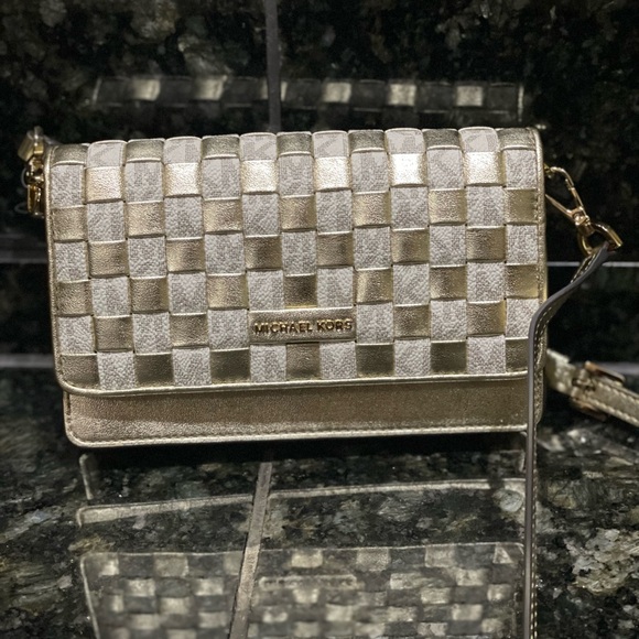 NWOT Michael Kors cross body bag! - Picture 2 of 5